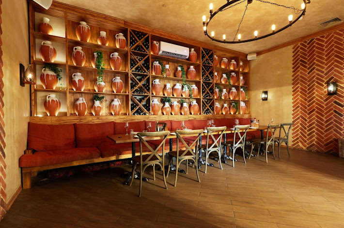 Фото №4 зала Хачапури и Вино на Молодёжном