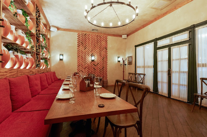 Фото №6 зала Хачапури и Вино на Молодёжном