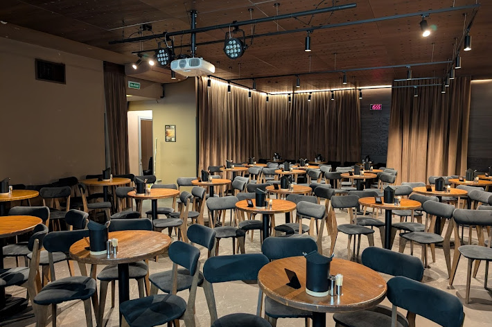 Фото №2 зала StandUp клуб на Белинского