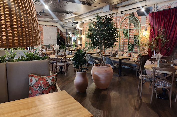 Фото №16 зала Хачапури Марико на Пушкина