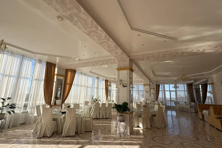 Фото №2 зала Золотое кольцо