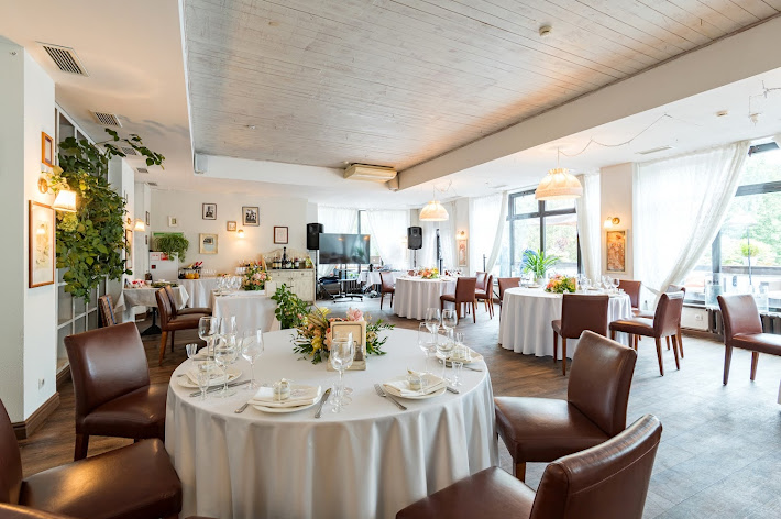 Фото №2 зала Stroganoff Bar & Grill