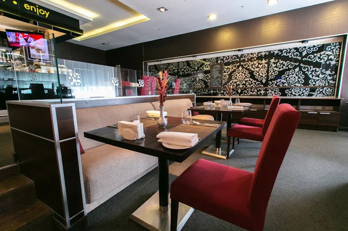 Фото №16 зала Ресторан Four