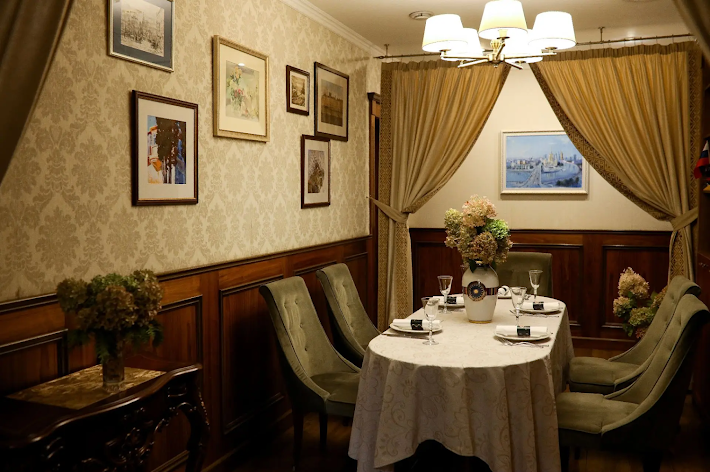 Фото №2 зала Зал «Библиотека»