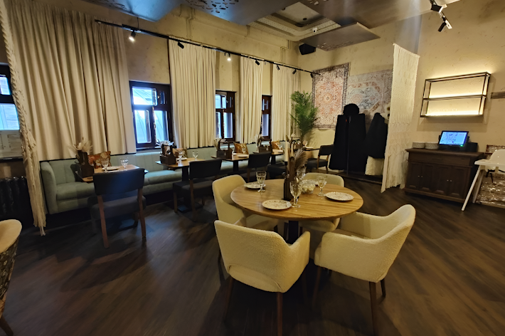 Фото №11 зала Хачапури Марико на Пушкина