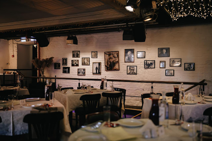 Фото №13 зала Высоцкий