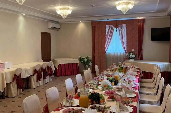 Фото №2 зала У Матвея