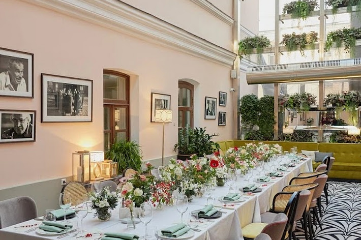 Фото №1 зала 12 Grand Cafe
