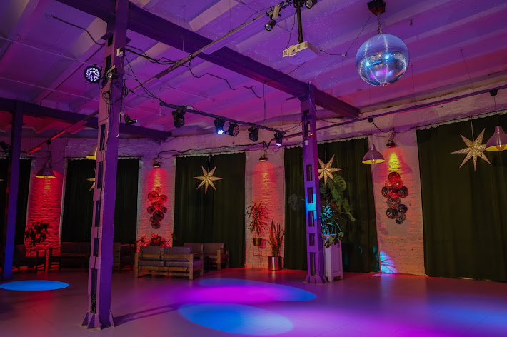 Фото №13 зала COM.NATA на Петроградской