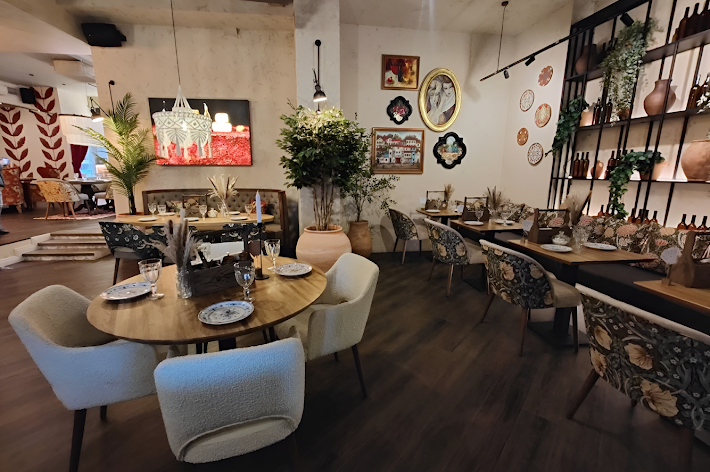 Фото №2 зала Хачапури Марико на Пушкина