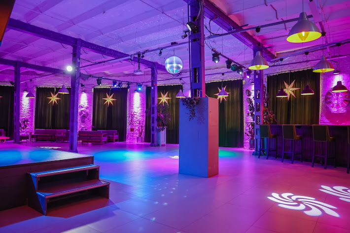 Фото №14 зала COM.NATA на Петроградской