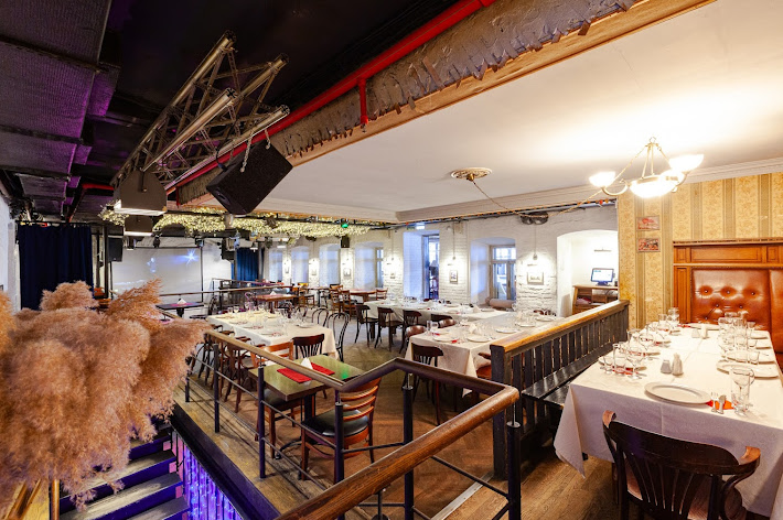 Фото №18 зала Высоцкий