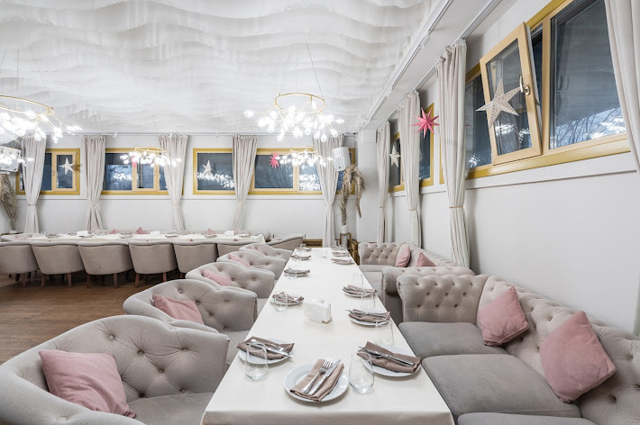 Фото №18 зала Сытый лось на Коломенской