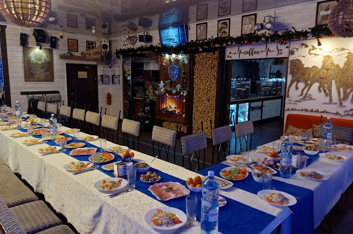 Фото №16 зала Сытый ёж